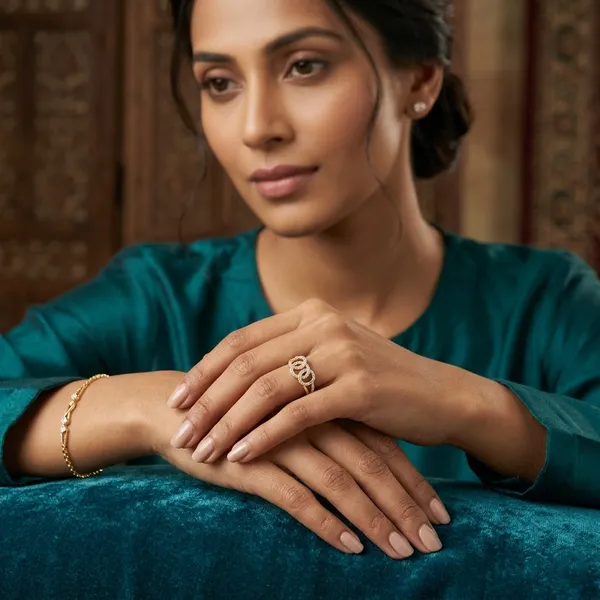 Gold_Tone_Interlocking_Rings_Fashion_Ring