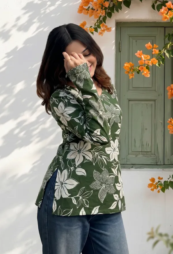 Green_Cotton_Floral_Print_Long_Sleeve_Short_Kurti_For_Women