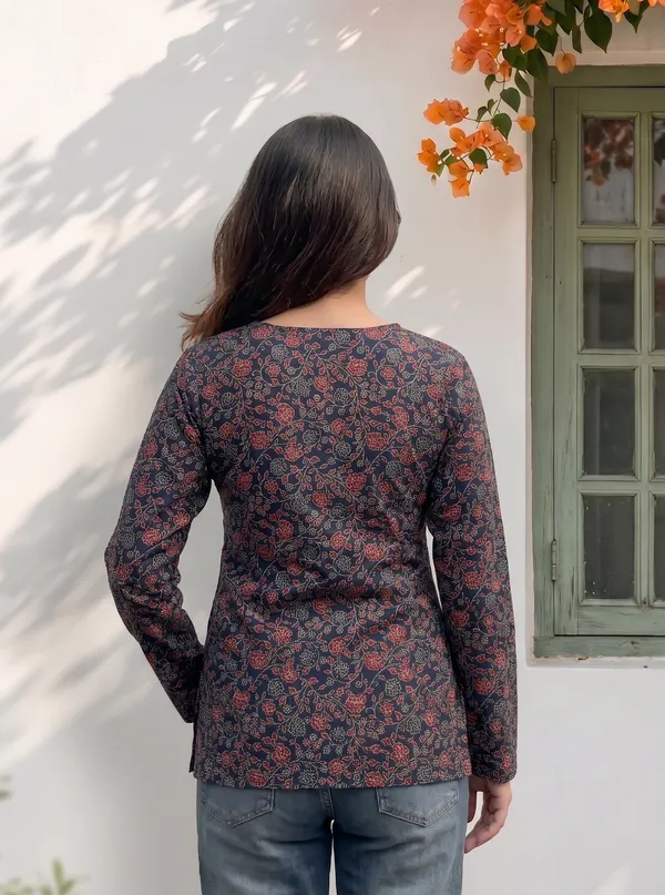 Black_Cotton_Floral_Print_V-Neck_Full_Sleeve_Short_Kurti_For_Women
