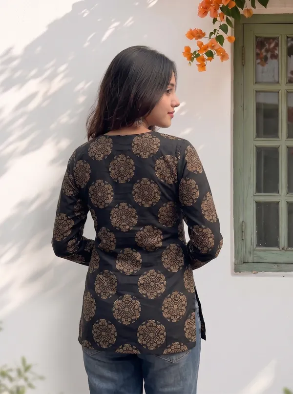 Black_Cotton_Gold_Medallion_Print_Full_Sleeve_Short_Kurti_For_Women