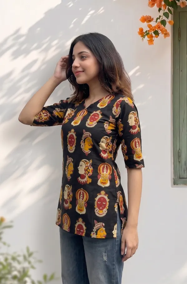 Black_Cotton_Kalamkari_Print_Short_Kurti_For_Women