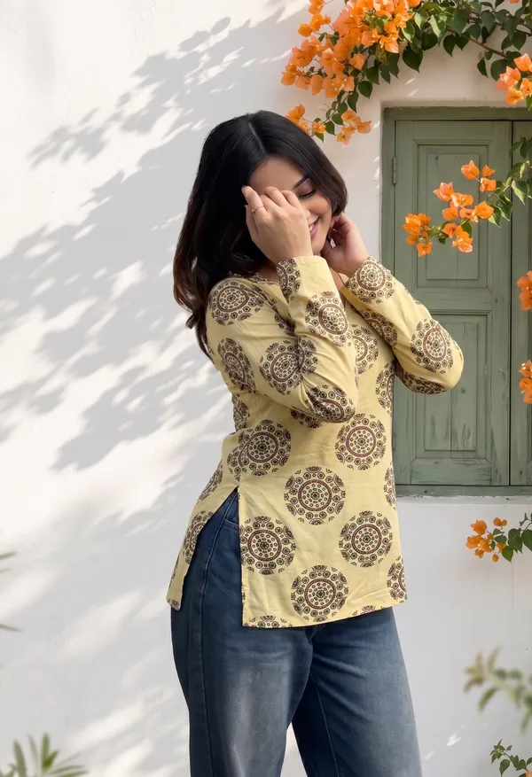 Cream_Cotton_Elephant_Print_Short_Sleeve_Short_Kurti_For_Women