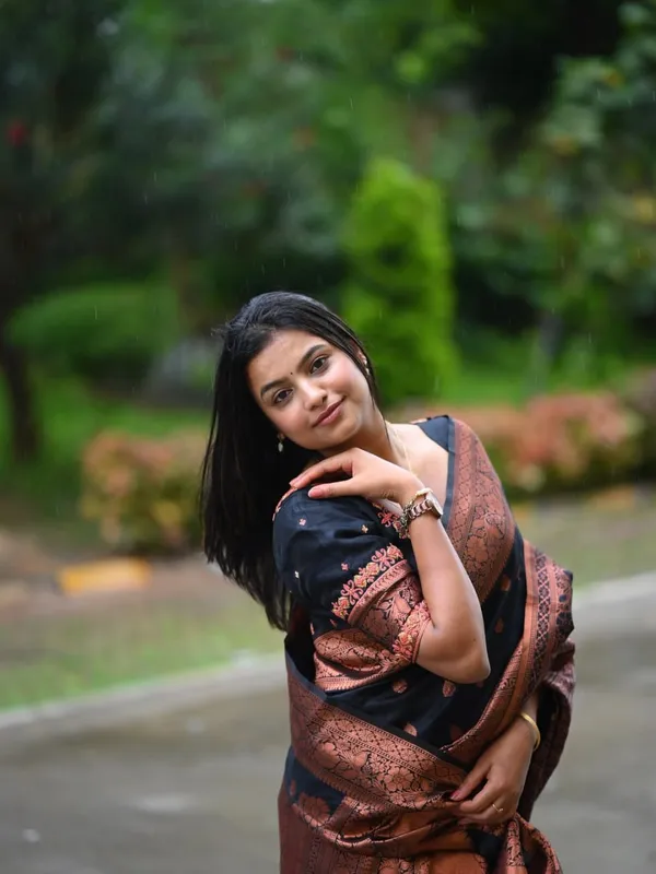 Majestic_Violet_Floral_All_Over_Saree