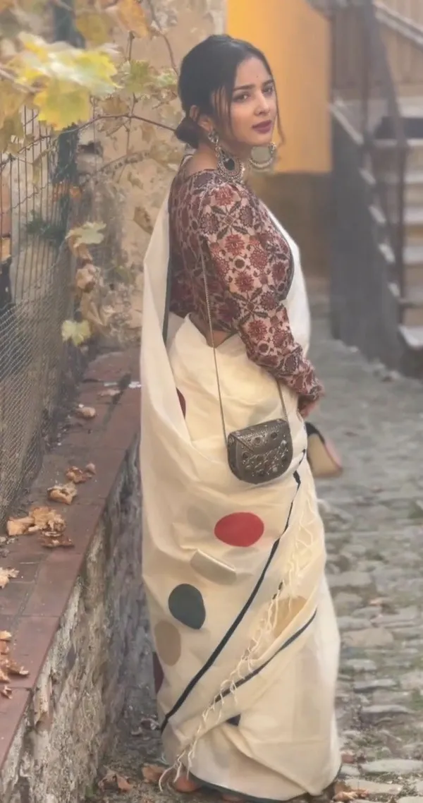 Urban_Grace_Ethnic_Saree