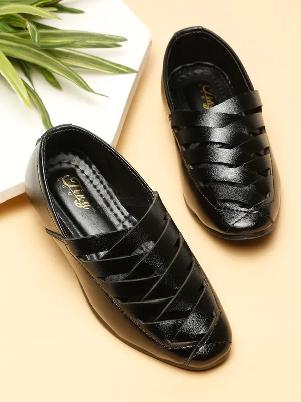 Tiny_Bugs_Boys_Ethnic_Wear_Mojaris_-_Black
