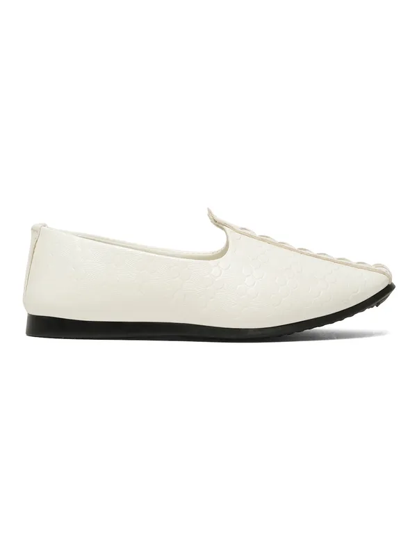 Tiny_Bugs_Boys_Ethnic_Wear_Mojaris_-_White
