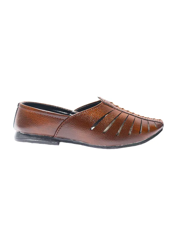 Tiny_Bugs_Boys_Ethnic_Wear_Mojaris_-_Brown