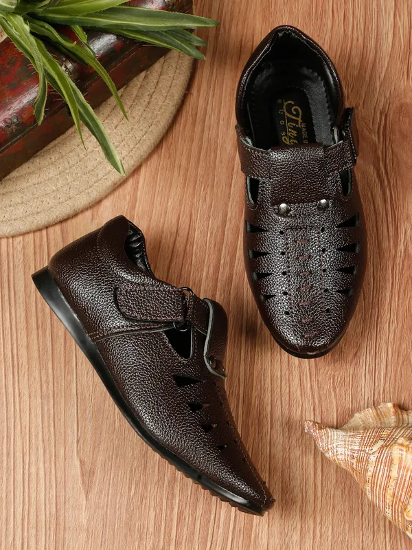 Tiny_Bugs_Velcro_Party_Wear_Roman_Sandals_-_Brown