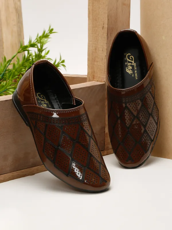 Tiny_Bugs_Boys_Ethnic_Wear_Mojaris_-_Tan