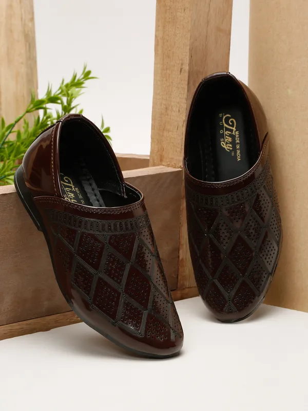 Tiny_Bugs_Boys_Ethnic_Wear_Mojaris_-_Brown