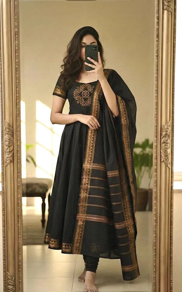 Black_Georgette_Embroidered_Anarkali_Suit_With_Dupatta_For_Women