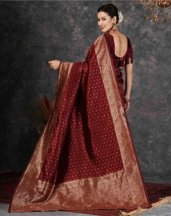 Maroon_Silk_Woven_Banarasi_Saree_With_Golden_Border_For_Women