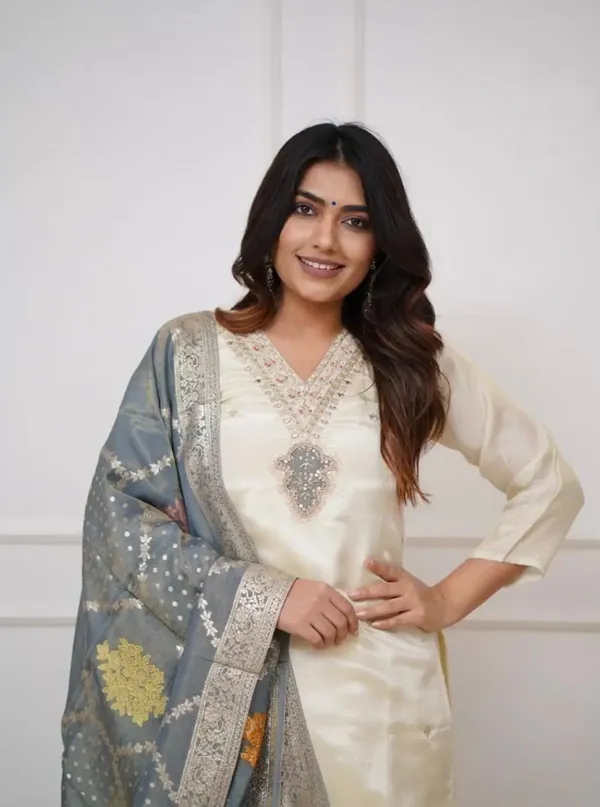 Off_White_Kurta_Set_With_Dupatta_For_Women