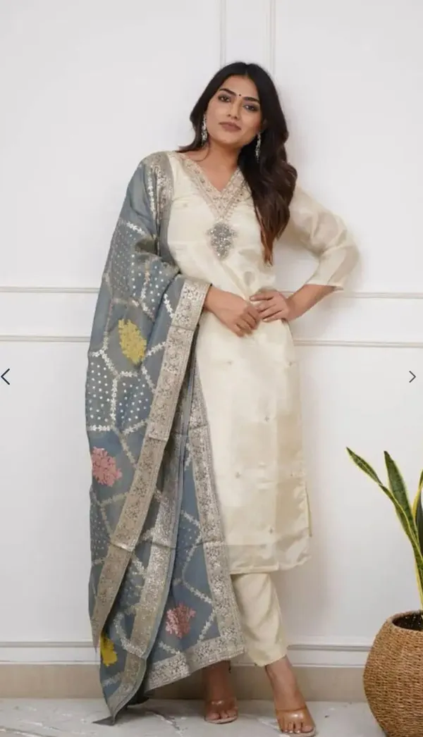Off_White_Kurta_Set_With_Dupatta_For_Women