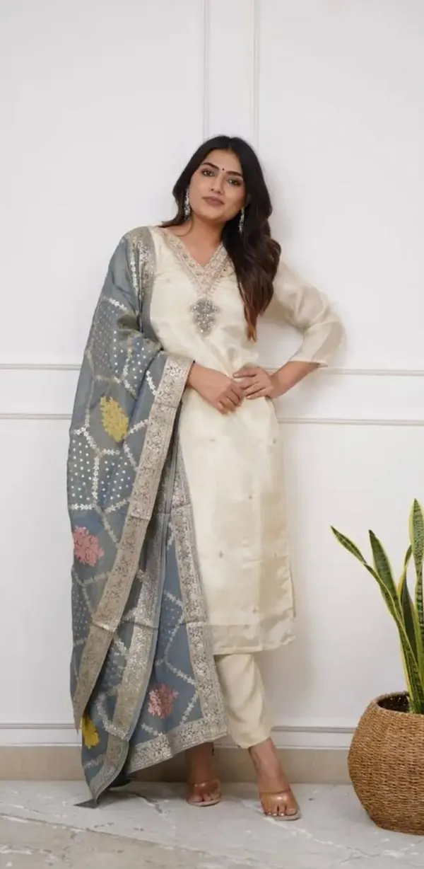 Off_White_Kurta_Set_With_Dupatta_For_Women