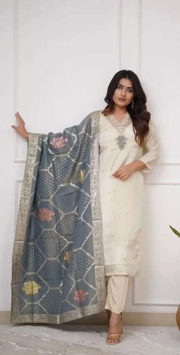 Off_White_Kurta_Set_With_Dupatta_For_Women