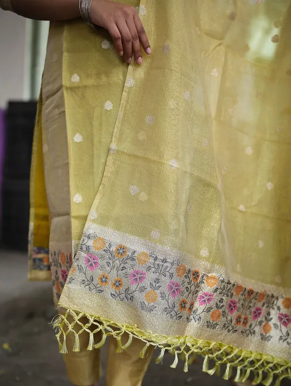 Golden_Kurta_Set_With_Dupatta_For_Women
