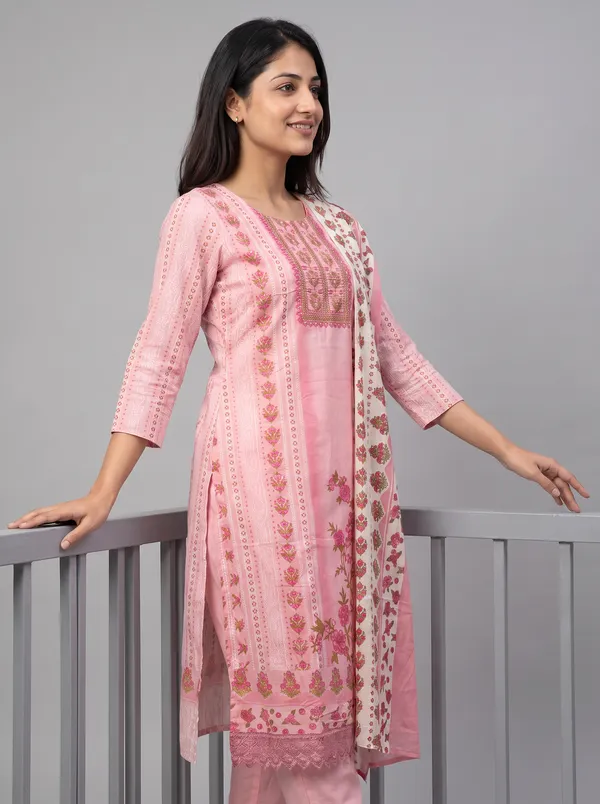 Light_Pink_And_Red_Cotton_Embroidered_Floral_Print_Kurta_With_Dupatta_For_Women_Pack_Of_2