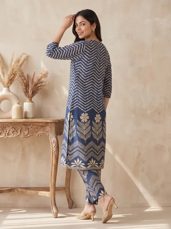 Blue_And_Pink_Cotton_Chevron_Print_Kurta_With_Pant_Set_For_Women_Pack_Of_2