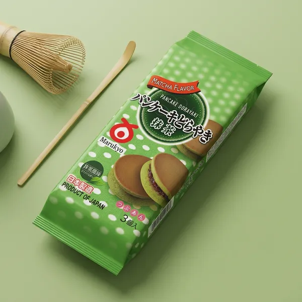 Marukyo_Matcha_Dorayaki_Pancake_Sandwich_with_Matcha_Cream