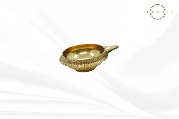 Brass_Traditional_Embossed_Diya_Oil_Lamp_Set