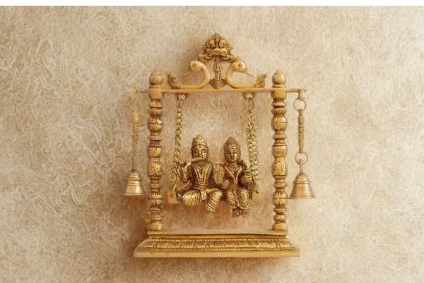 Krishna_with_Radha_Jhula