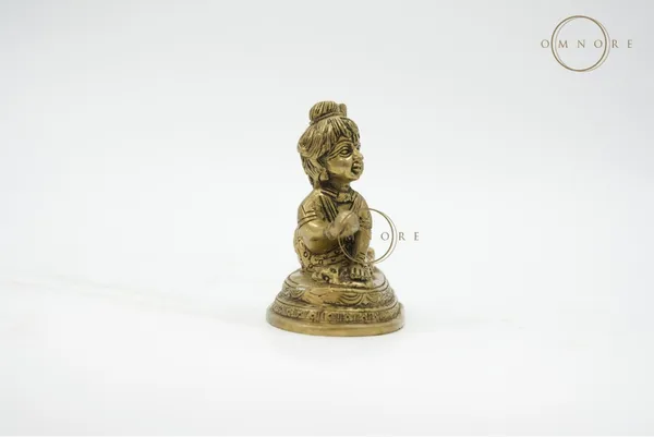 Bal_Krishna_with_Laddu__(Premium)