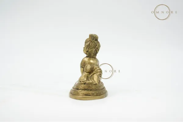 Bal_Krishna_with_Laddu__(Premium)