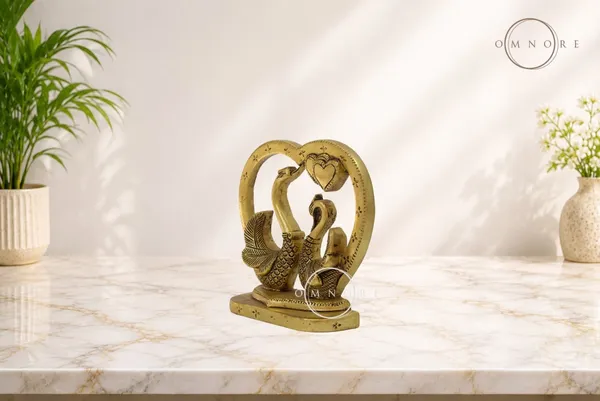 Swans_in_Love._With_heart