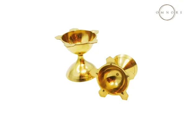 Gold_Tone_Traditional_Lotus_Design_Diya_Set