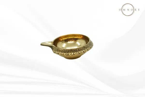 Brass_Traditional_Embossed_Diya_Oil_Lamp_Set