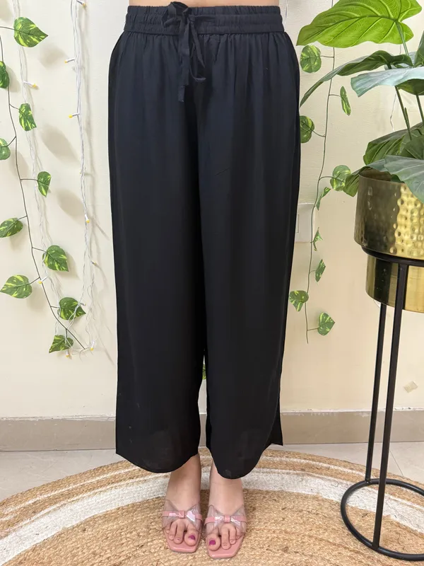 Black_Cotton_Plain_Straight_Trouser_For_Women