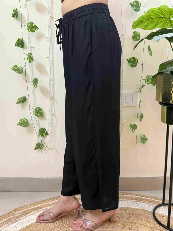 Black_Cotton_Plain_Straight_Trouser_For_Women
