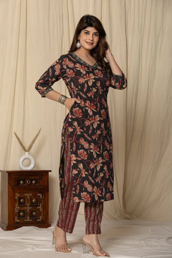 Black_Cotton_Floral_Printed_Kurta_Set_For_Women