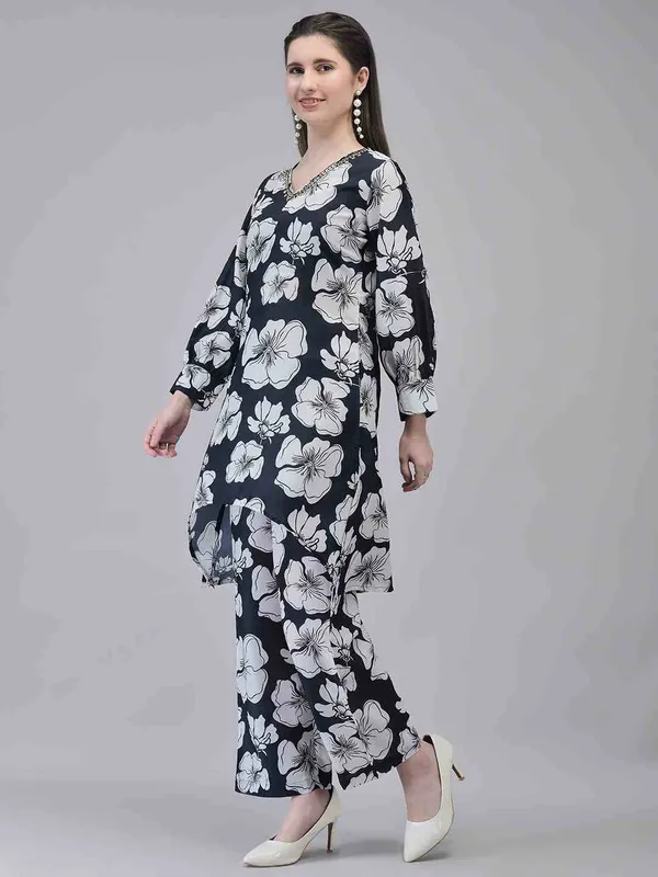 Dark_Blue_Muslin_Asymmetrical_Hemline_Kurta_Pant_Set_For_Women