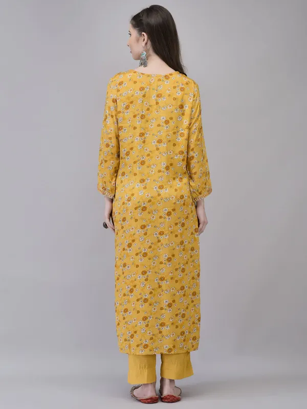 Yellow_Cambric_Cotton_Floral_Printed_Kurta_Set_For_Women