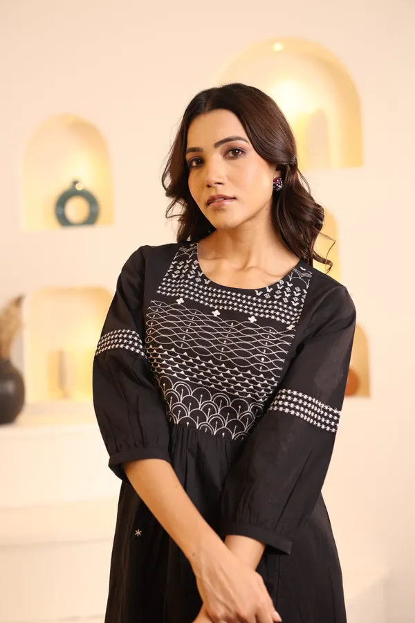 Black_Cotton_Embroidered_Kurta_Set_For_Women