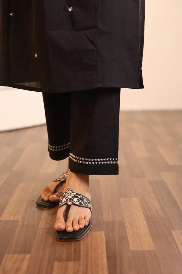 Black_Cotton_Embroidered_Kurta_Set_For_Women