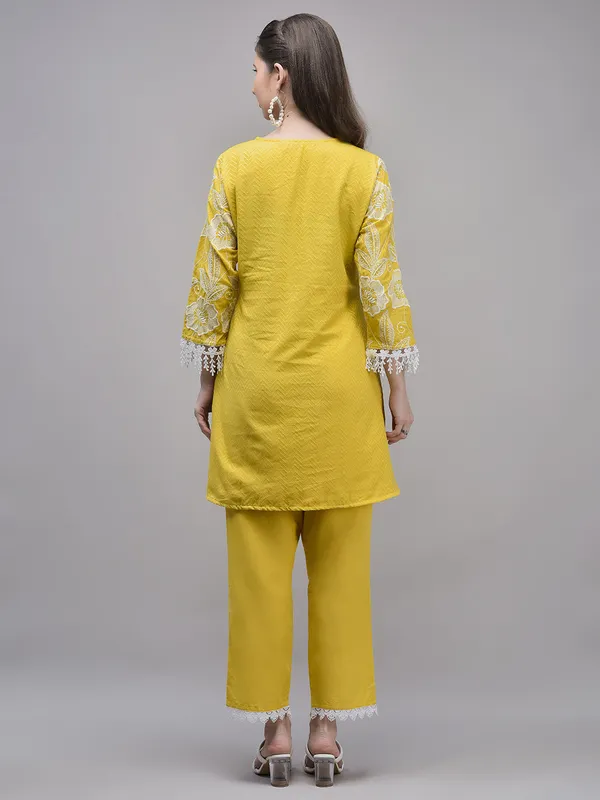 Yellow_Cotton_Mulmul_Embroidered_Co_Ord_Set_For_Women
