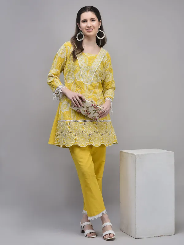 Yellow_Cotton_Mulmul_Embroidered_Co_Ord_Set_For_Women