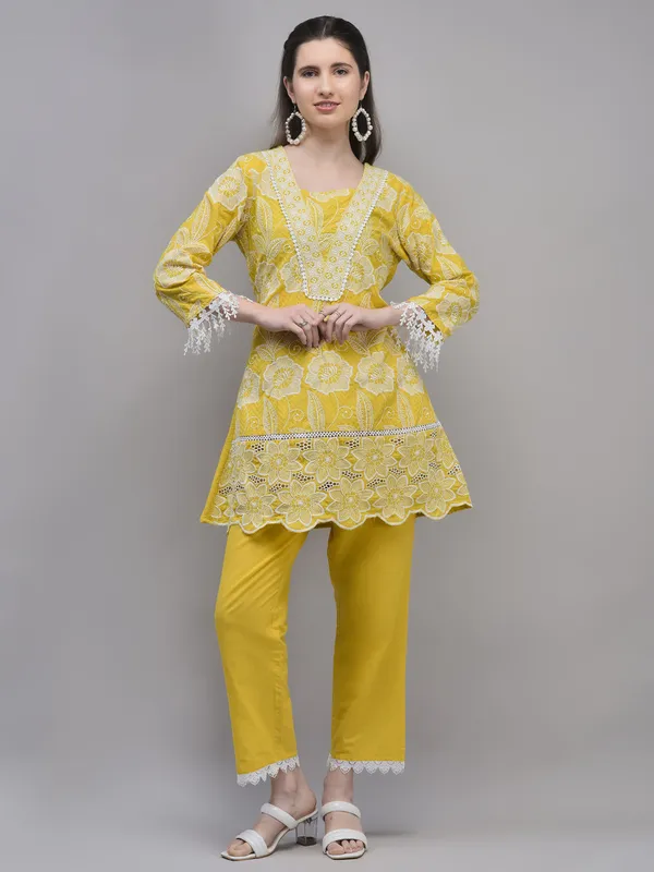 Yellow_Cotton_Mulmul_Embroidered_Co_Ord_Set_For_Women
