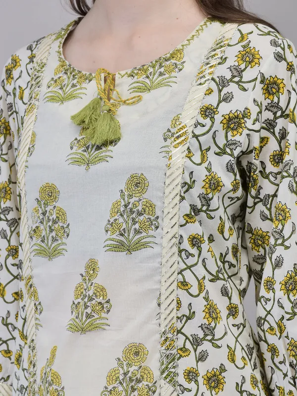 Light_Green_Cotton_Straight_Kurta_For_Women