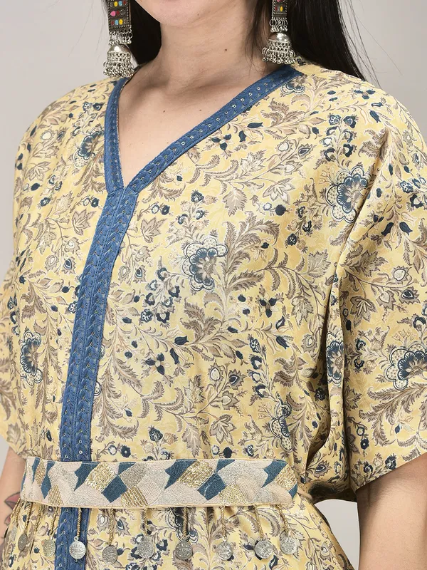 Beige_Cotton_Muslin_Floral_Printed_Co_Ord_Set_With_Belt_For_Women