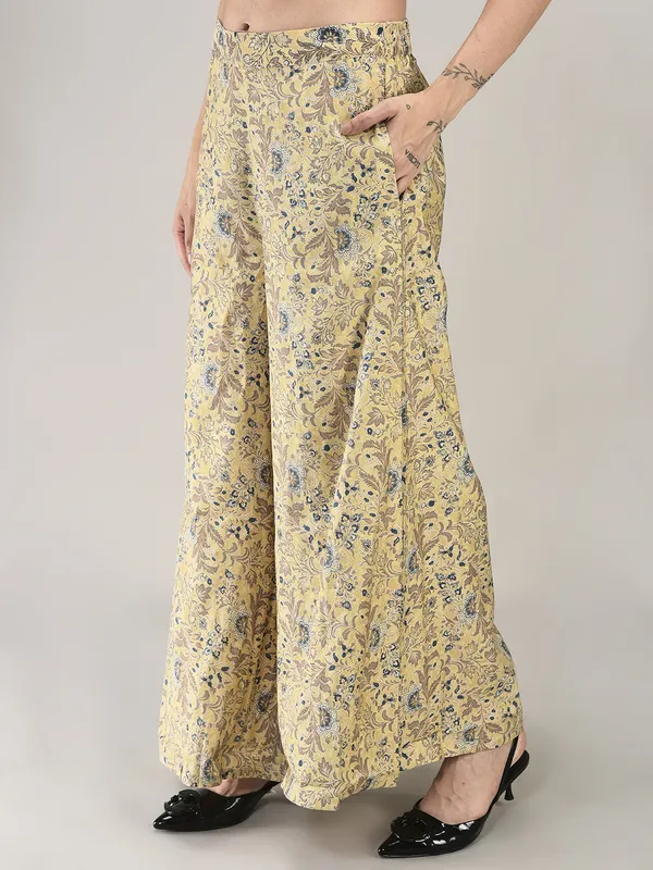 Beige_Cotton_Muslin_Floral_Printed_Co_Ord_Set_With_Belt_For_Women