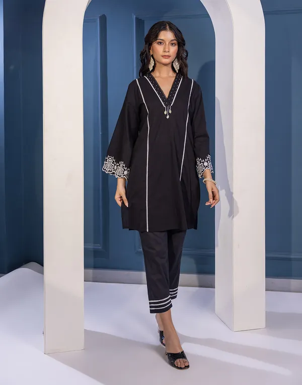 Black_Cotton_Embroidered_Tunic_Top_With_Pants_For_Women