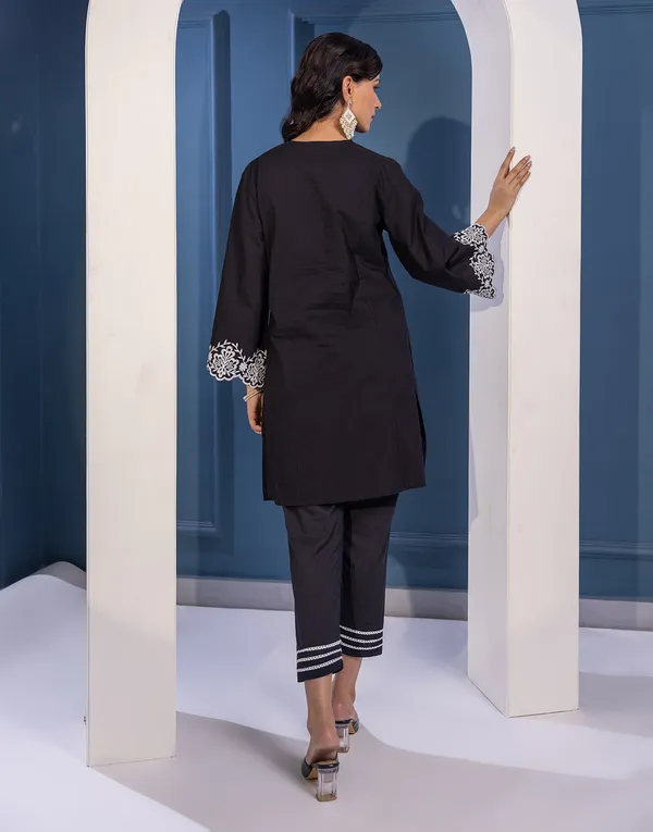 Black_Cotton_Embroidered_Tunic_Top_With_Pants_For_Women