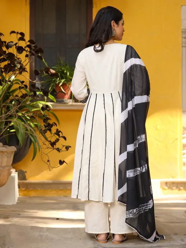 Off_White_Cotton_Embroidered_Anarkali_Kurta_Pant_Dupatta_Suit_Set_For_Women