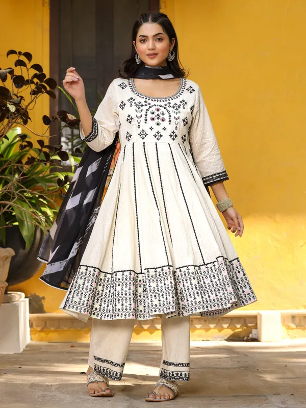 Off_White_Cotton_Embroidered_Anarkali_Kurta_Pant_Dupatta_Suit_Set_For_Women