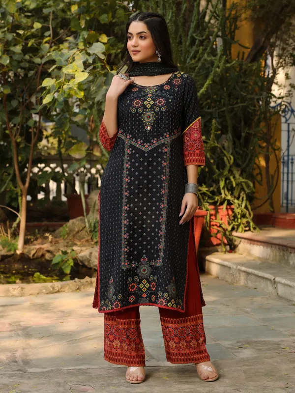 Black_Cotton_Blend_Straight_Motif_Printed_Suit_Set_For_Women