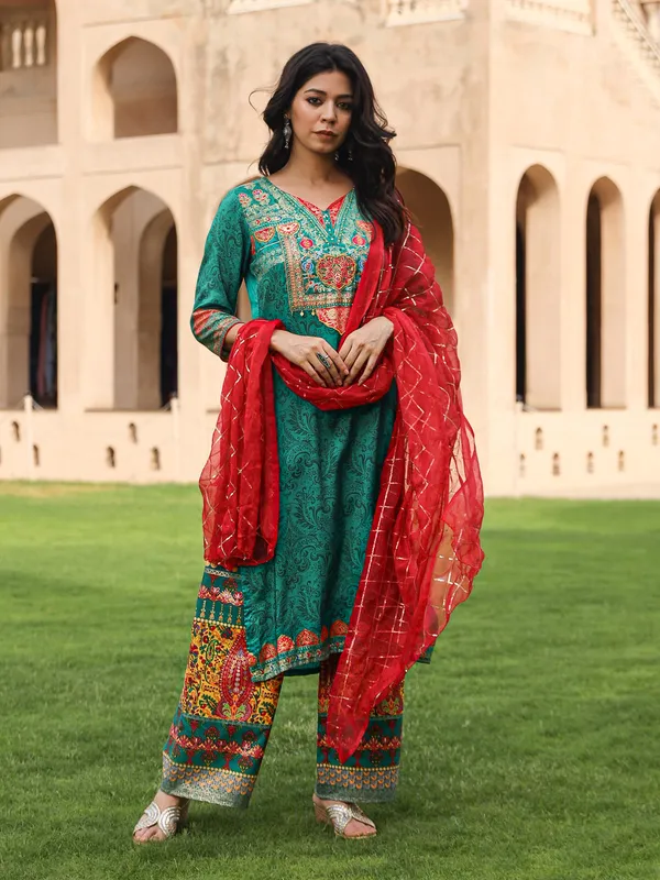 Black_Viscose_Printed_Straight_Kurta_Sharara_Set_With_Dupatta_For_Women